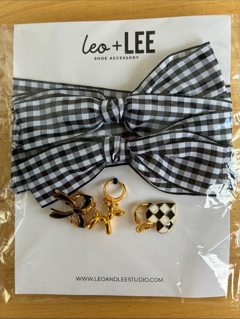 Lee & Leo shoe accessories Black & White Gingham Bow laces & Black & Gold Charms